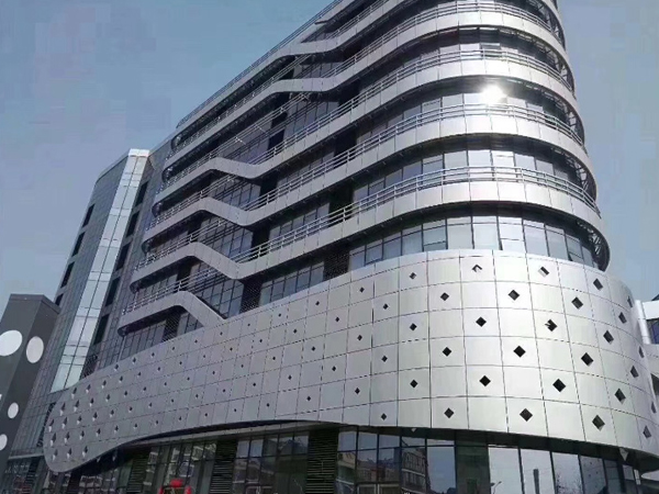 铝单板幕墙一直在金属幕墙中占主导地位